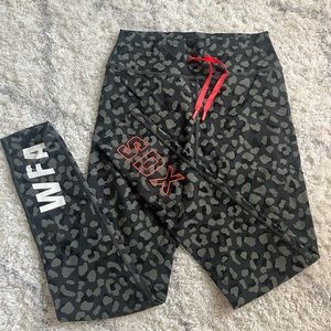 Sarahs day x white Fox Active camo leggings